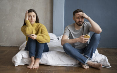 Onzeker zijn in een relatie: oorzaken en oplossingen